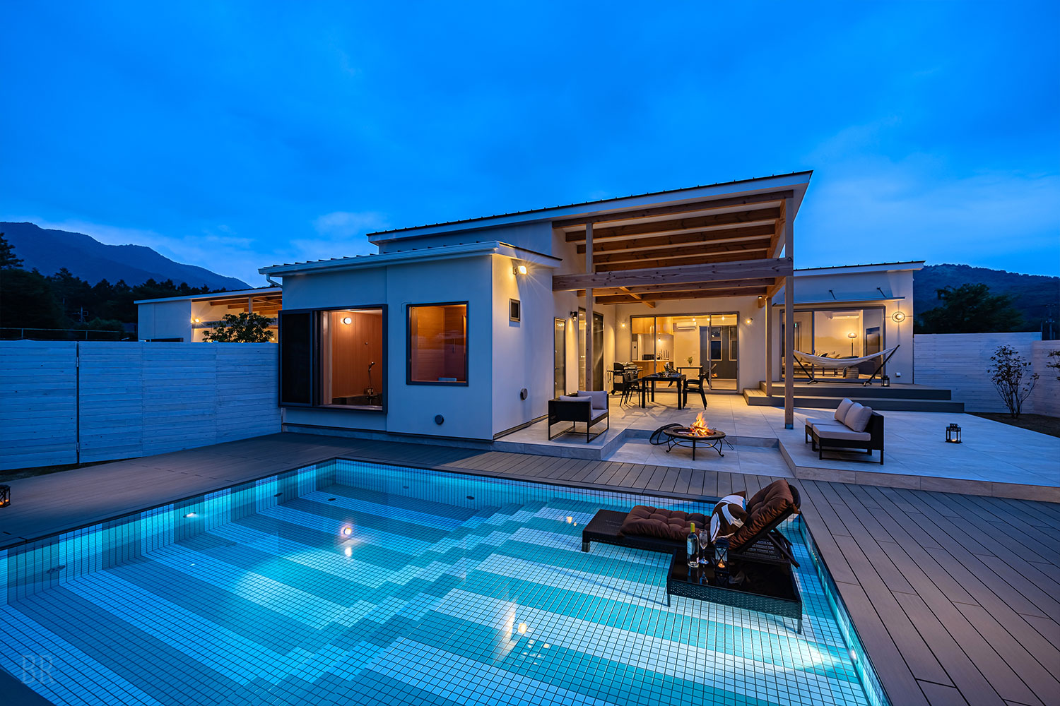 在別墅一邊眺望富士山一邊放鬆